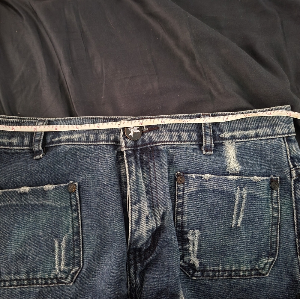Jean Shorts - Picture 6 of 7